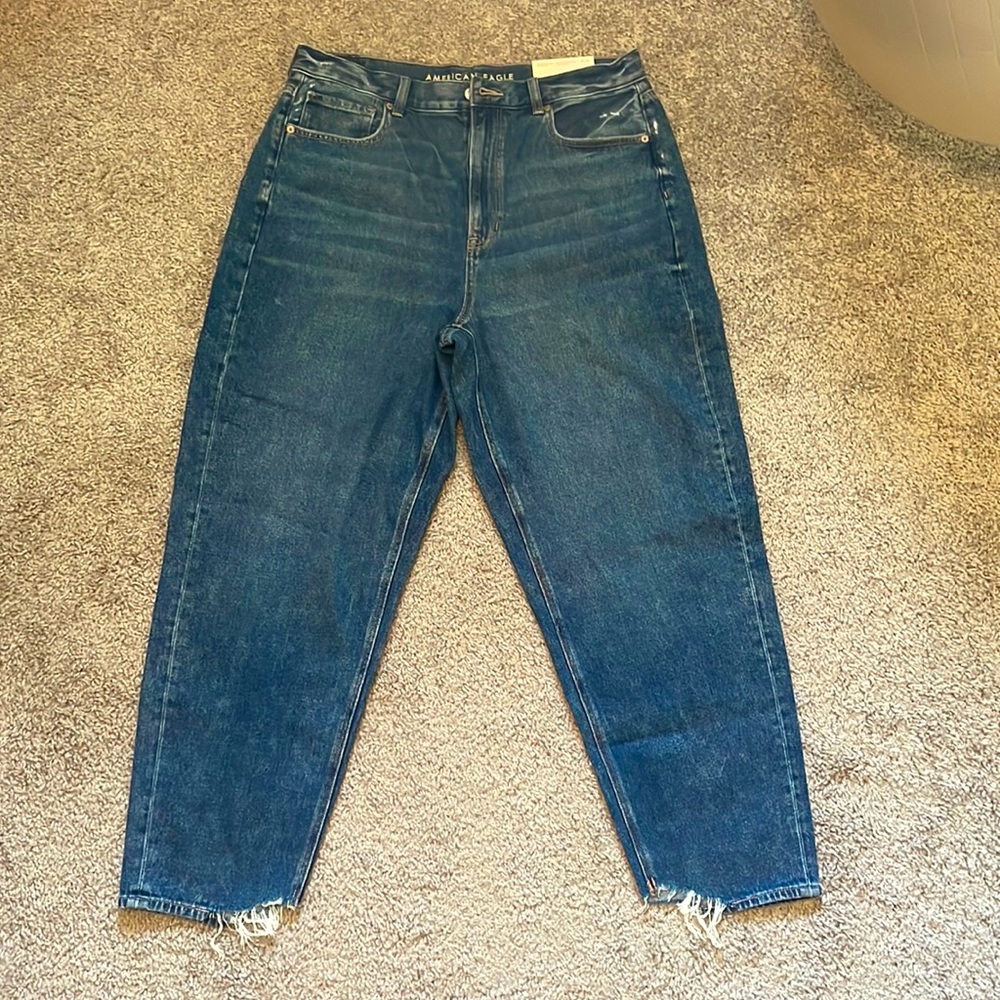 American Eagle High Rise Relaxed Mom Jean Dark Dreams